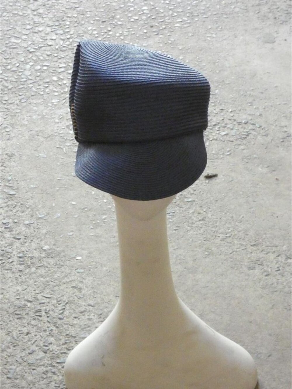GIOVANNIO NEW YORK- Woven Braid Straw Asymetrical Style Newsboy Cap - Navy Color